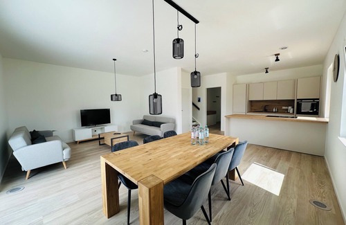 Neuenhagen bei Berlin House | Modern oasis of peace on the outskirts of Berlin with terrace and garden