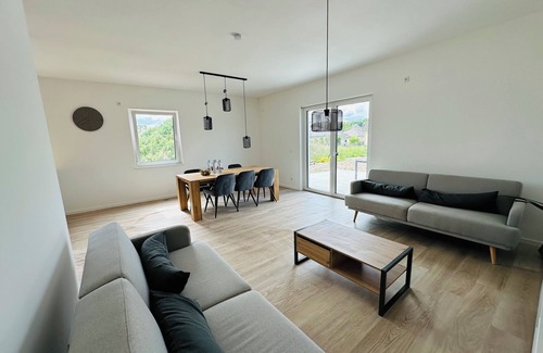 Neuenhagen bei Berlin House | Modern oasis of peace on the outskirts of Berlin with terrace and garden