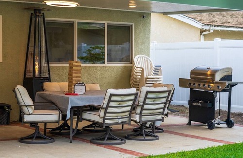 Orange House | Modern Oasis for Families & Business, Pets OK, EV charger