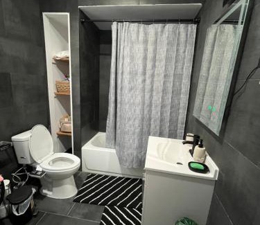 Bayonne Apartment | Modern Oasis