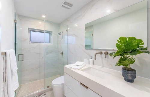 Imperial Point House | Modern Oasis With Heated Pool Quick Drive To Beach