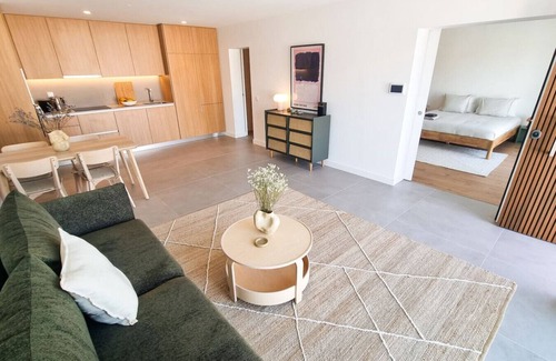 Barril de Cima Apartment | Modern Oasis with Sunlit Patio in Carvoeira