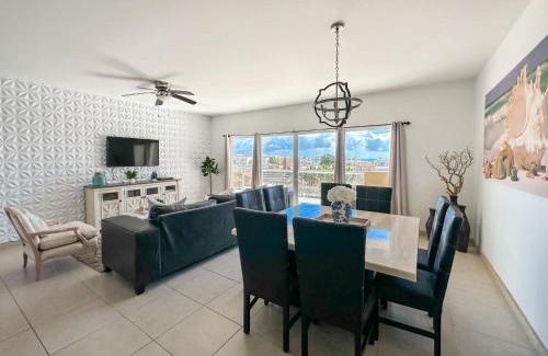 Las Conchas House | Modern Ocean View Condo with Pools & Gym N702