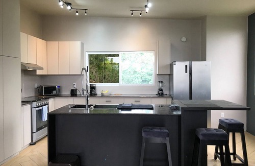 Montanita House | Modern oceanfront house in Montañita Estate, 5 minutes from the beach!