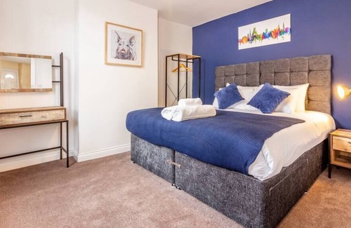 Pontrilas Apartment | Modern One Bedroom City Centre Apartment