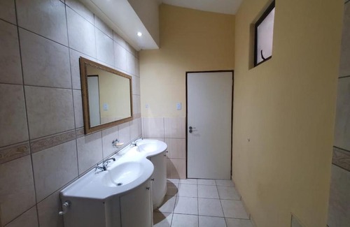 Greater Johannesburg Metropolitan Area Apartment | Modern One-Bedroom Retreat in Midrand