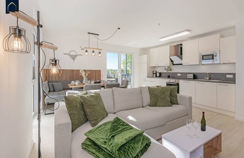 Koelpinsee Apartment | Modern "Ostsee Nest" vacation apartment near the beach - perfect for families
