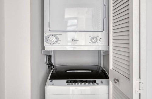 Penn Quarter Apartment | Modern Penn Quarter 2BR w/ W/D & Gym, 2 blocks to Metro, by Blueground