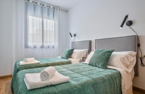 Poblenou Apartment | Modern Penthouse with Large Terrace in Poblenou Perfect for Holidays or Work Close to the Beach and Public Transport