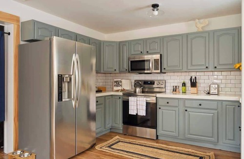 Cornwallville House | Modern, Pet-Friendly, Hot Tub and Fire Pit!