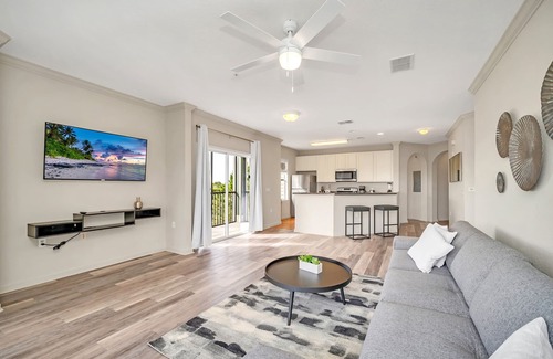 West Kissimmee Apartment | Modern Pet-friendly 2BR Condo6 Mins From Disney