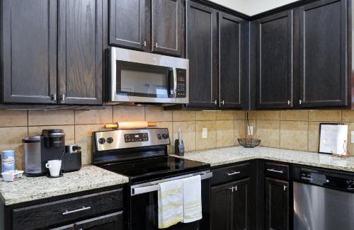 West San Antonio Apartment | Modern Pet-Friendly Duplex Near River Walk Duplex