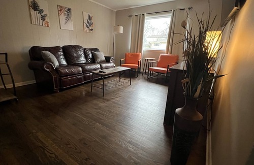 Shawnee House | Modern, Pet-Friendly Home minutes from downtown Shawnee