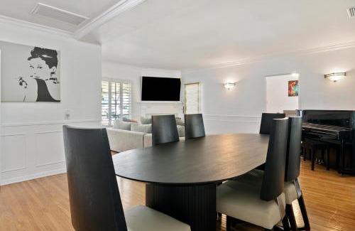 North Hollywood Villa | Modern piano Los Angeles home by universal studio & Hollywood for 10