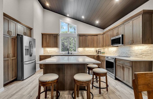 Nekoosa Apartment | Modern Pines | Hot Tub · Theater · Arcades · Luxe