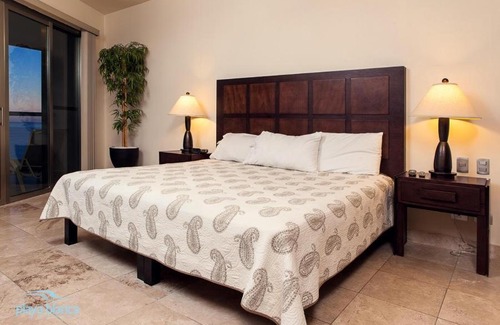 San Carlos Apartment | Modern Playa Blanca Full Kitchen Condo