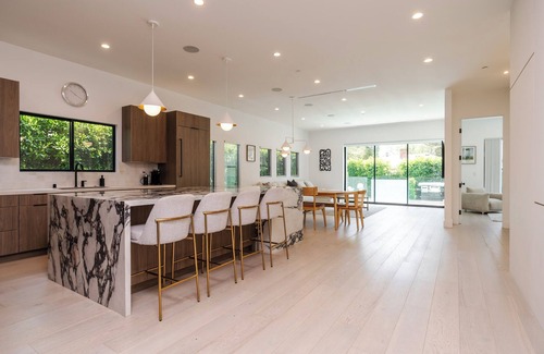Valley Village Villa | Modern Poolside Paradise in Sherman Oaks