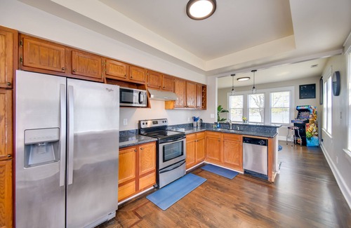 Portsmouth Apartment | Modern Portsmouth Apartment: Walk to Norfolk Ferry