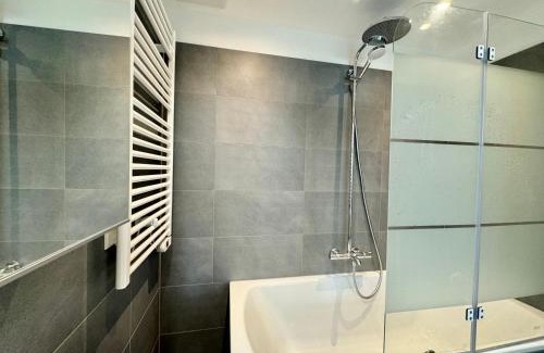 Donaustadt Apartment | Modern Premium Apartment with Balcony