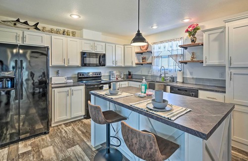 Prescott Valley House | Modern Prescott Valley Home on 2 Acres!