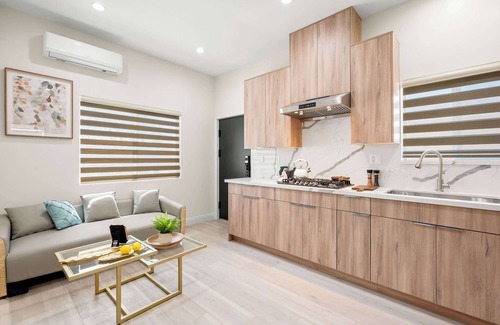 West Covina House | Modern Private Home w Full Kitchen & Parking