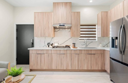 West Covina House | Modern Private Home w Full Kitchen & Parking