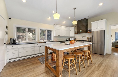 Tyringham House | Modern Private Mountain Retreat - Close to Tanglewood & Lakes
