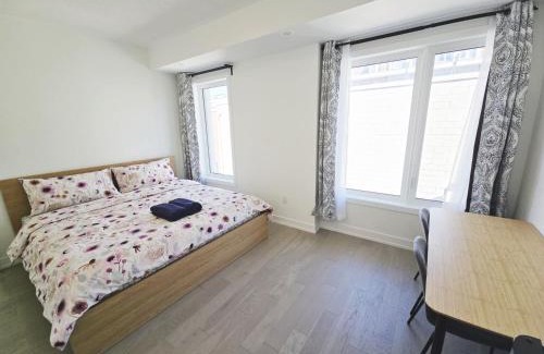Downsview House | Modern Private Room Private Bathroom with King Bed with TV and Optional Balcony 10 minutes to Rogers Stadium Midtown Downtown Toronto