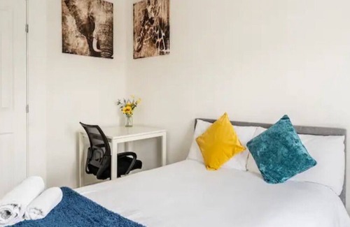 Headstone North House | Modern private space in tranquil North West London