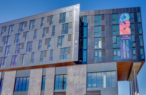 Uptown Condo | Modern Q21 Condo with Unbeatable Location - Pedestrian Paradise