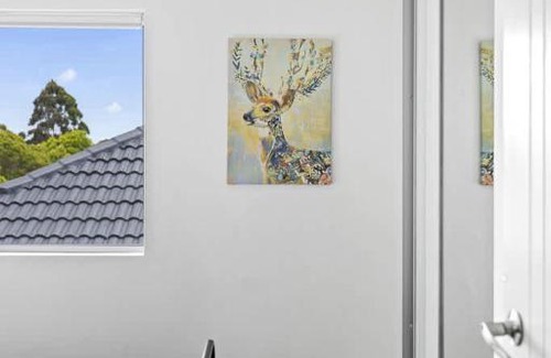 Revesby House | Modern Queen Room - Private Spot at Revesby - Shared Bathroom