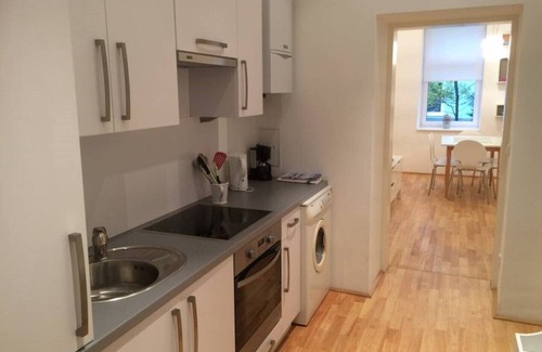 Wahring Apartment | Modern, quiet apartment in an old building