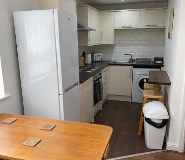 Liverpool Apartment | Modern, Quiet, Sleeps 10, Anfield, Tourists, Liverpool