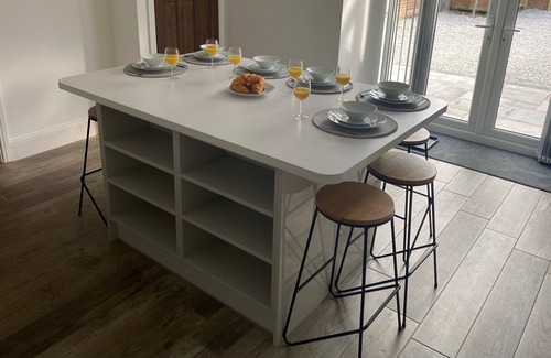Doncaster House | Modern Refurb *Free Parking*Racecourse* A1 & M18.