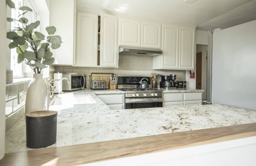 Oakhurst House | Modern remodeled house/amazing views/hot tub/game room