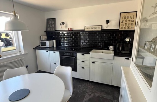 Gremersdorf House | Modern renovated vacation home with terrace, garden view and oven in Bankendorf -