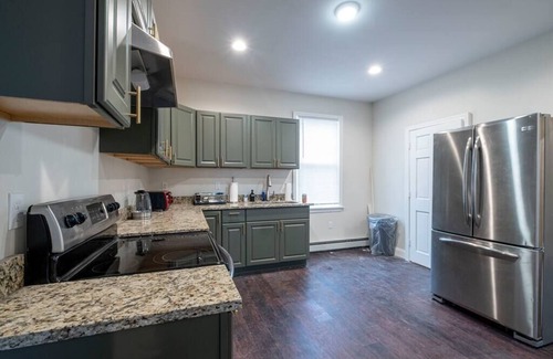 Federal Hill House | ★ Modern Renovation ★ 10-Bedrooms! Perfect For Large Groups!