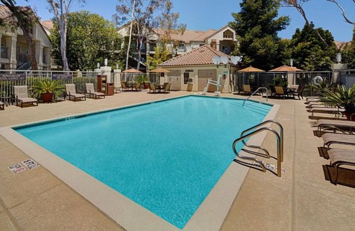 Belmont House | Modern Residental Style Room in Belmont/Redwood Shores