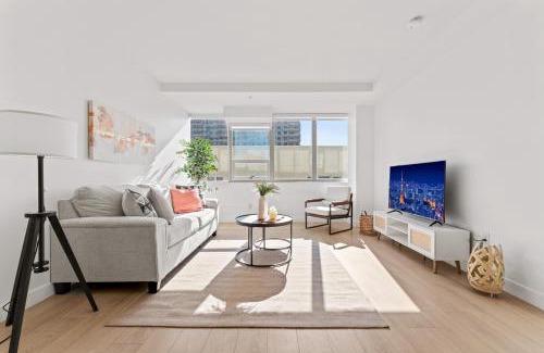 Wilshire Center Hotel | Modern Retreat in Koreatown - Perfect for Your LA Stay!