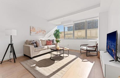 Wilshire Center Hotel | Modern Retreat in Koreatown - Perfect for Your LA Stay!