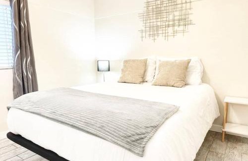 Lincoln Acres Apartment | Modern Retreat Just Outside The City