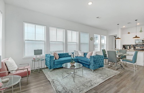 Castleberry Hill Apartment | Modern Retreat nCharming 2-bedroom apart in the heart of Atlanta. LOCATION!
