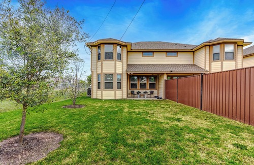 Central Southwest House | Modern Retreat Near Med Center – Quick Drive to NRG!