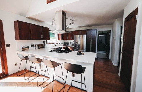 Traverse City House | Modern Retreat near Traverse City