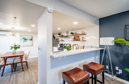 Midway City Condo | Modern Retreat near Disneyland: 2-Br Condo