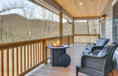 Maggie Valley House | Modern Retreat with Mtn Views in Maggie Valley!