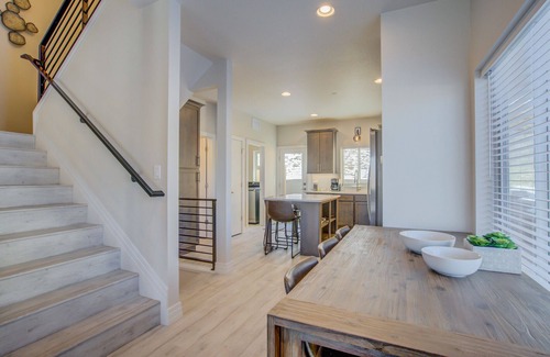 Colorado Springs Apartment | Modern Rooftop Patio New-build Townhome in COS