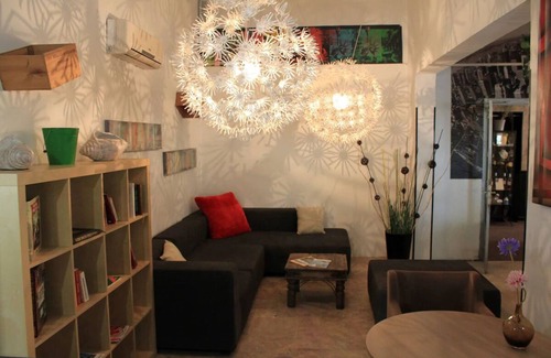 Sanary-sur-Mer Hotel | Modern Room near Le Sana Beach with Lush Gardens | Private Parking