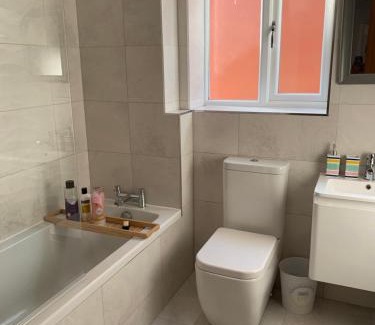 Seisdon House | Modern Room Stay