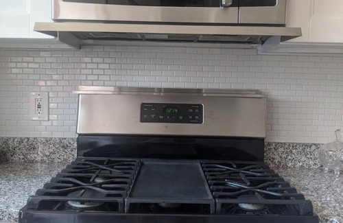 Columbia Heights House | Modern rowhouse to rent short term in vibrant Columbia Heights